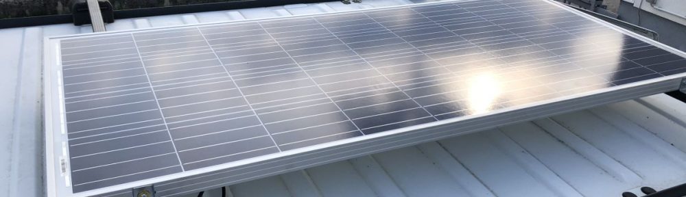 Anschließen der Photovoltaikanlage / Solarzelle